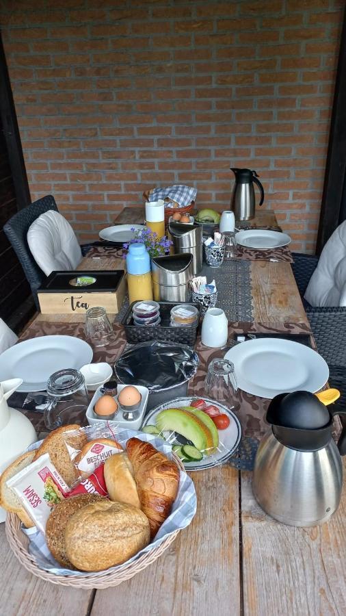 Bed & Breakfast De Schans Макум Екстериор снимка